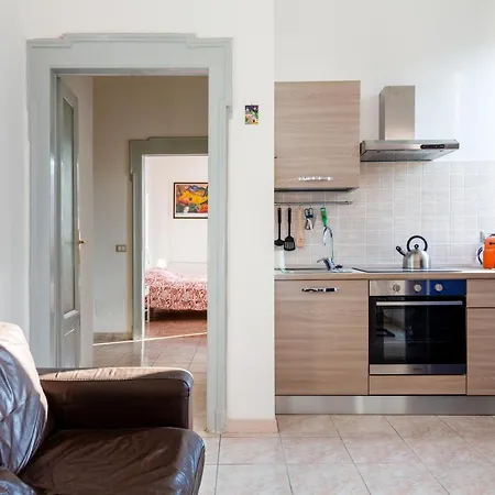Cosy Close To Iulm Апартаменты *